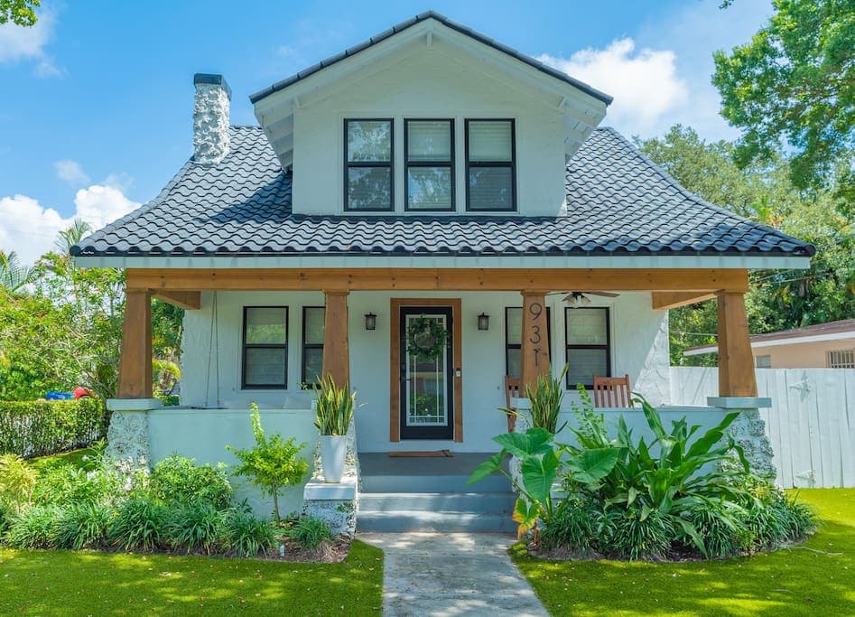 Lady Wave - Updated Downtown Craftsman on Las Olas